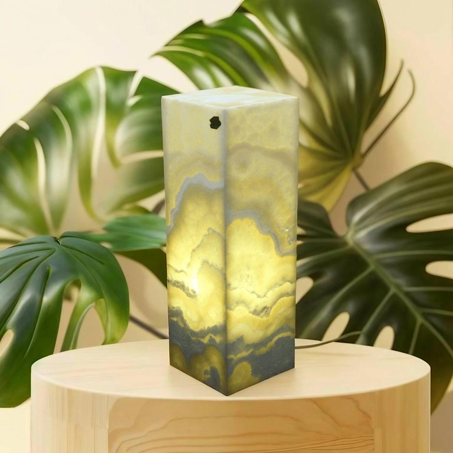 Nubloso Crema Onyx Lamp