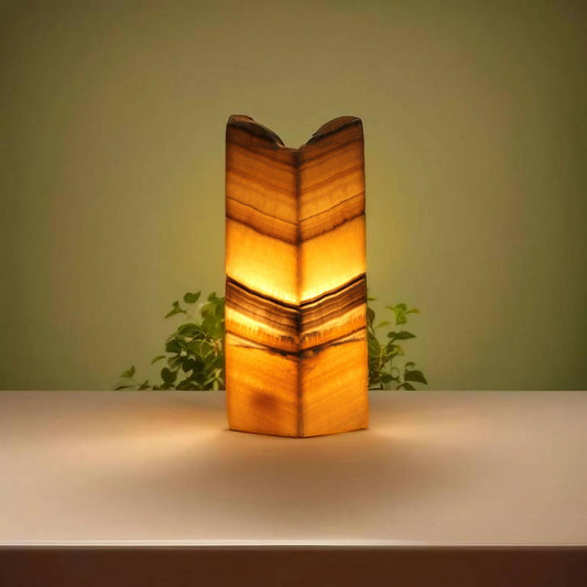 Jagged Boxelder Onyx Lamp