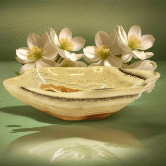 Beige Wavy Onyx Centerpiece