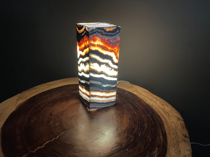 Black/Red Closed Decorative Onyx Lamp