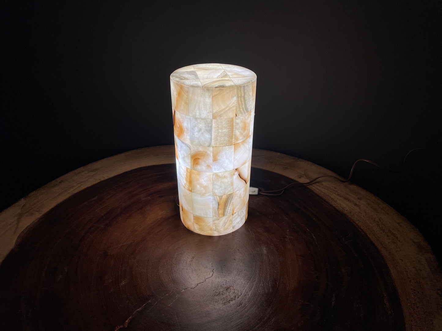 Beige Oculus Patterned Onyx Lamp