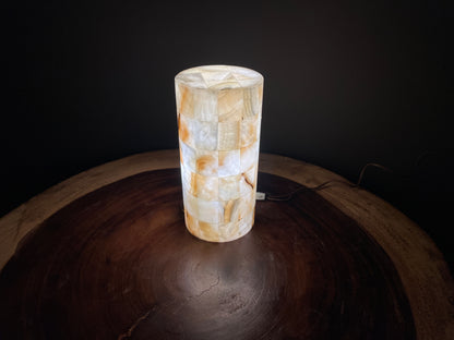 Beige Oculus Patterned Onyx Lamp