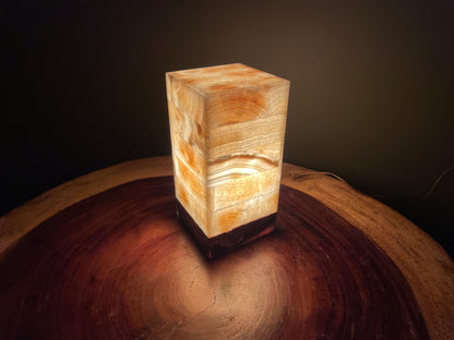 Beige/Black Closed Decorative Onyx lamp