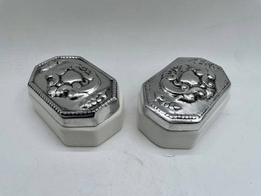 Silver and White 2pc Jewelry Pewter Holder Set