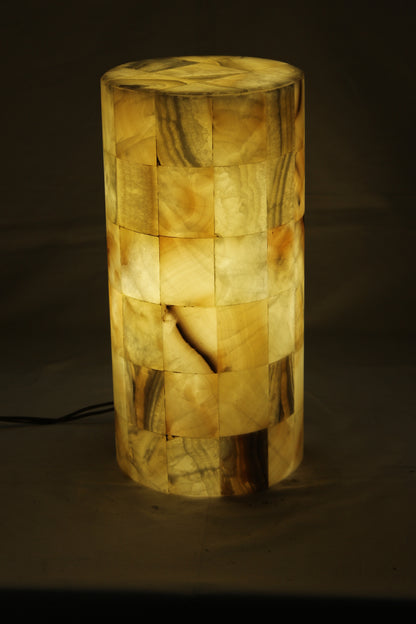 Beige Oculus Patterned Onyx Lamp