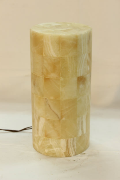 Beige Oculus Patterned Onyx Lamp