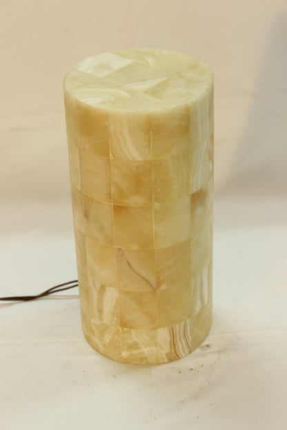 Beige Oculus Patterned Onyx Lamp