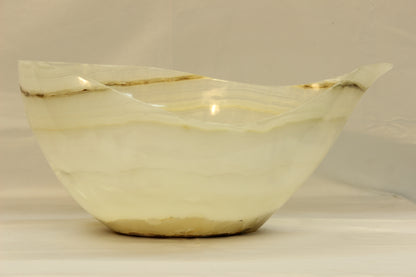 White & Beige Veined Onyx Centerpiece