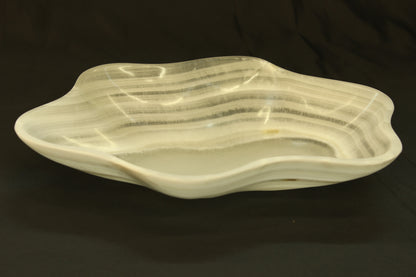 White Cirrus Onyx Centerpiece
