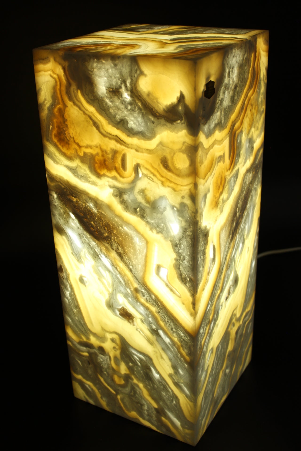 Large Nubloso Crema Onyx Lamp