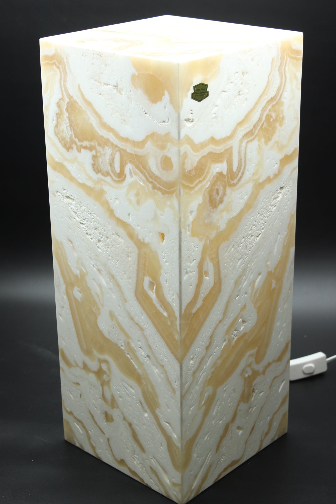 Large Nubloso Crema Onyx Lamp
