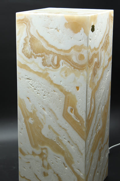 Large Nubloso Crema Onyx Lamp