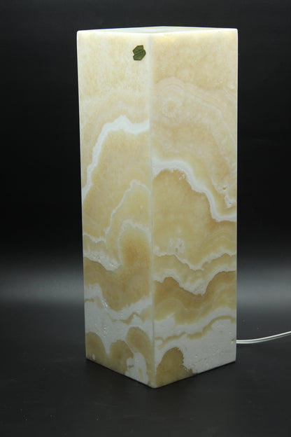 Nubloso Crema Onyx Lamp