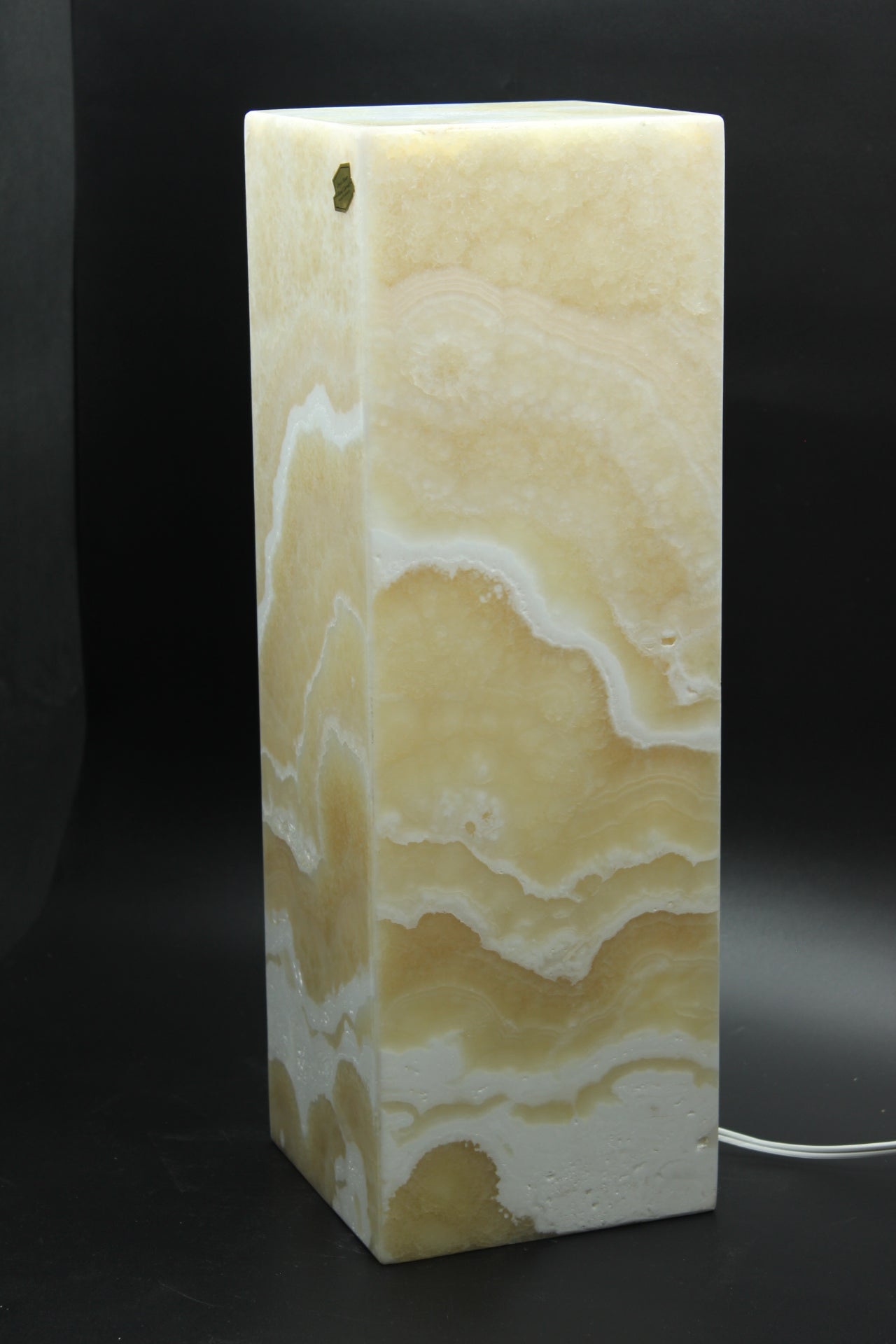 Nubloso Crema Onyx Lamp