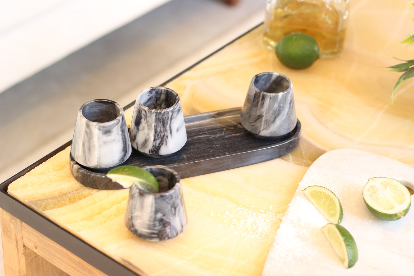 Black & White Marble Mezcalero Shot Glass Set with Tray – 5 Piece Set