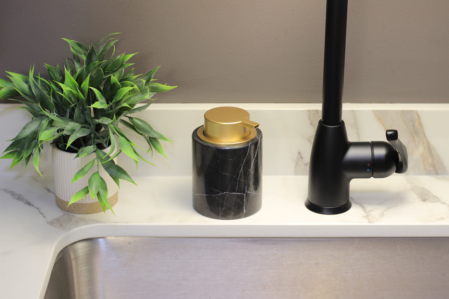 Black Marble & Gold Foaming Soap Dispenser – 10oz Pump Bottle