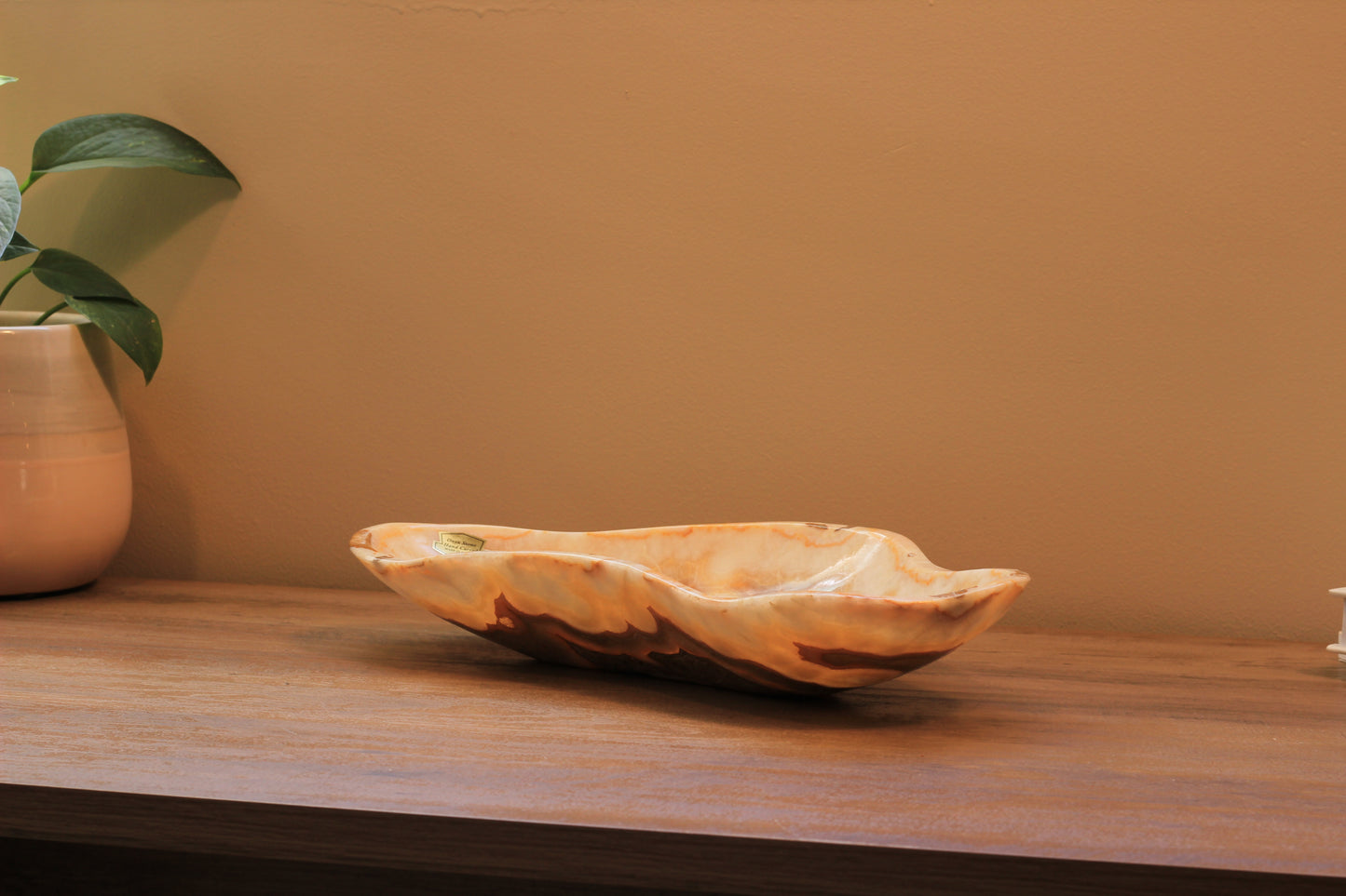 Honey Onyx Accent Centerpiece Tray – 13" x 7" Handcrafted Decorative Piece