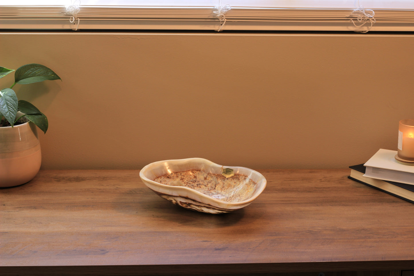 Beige Onyx Accent Centerpiece Bowl – 10" x 7" Handcrafted Decorative Piece