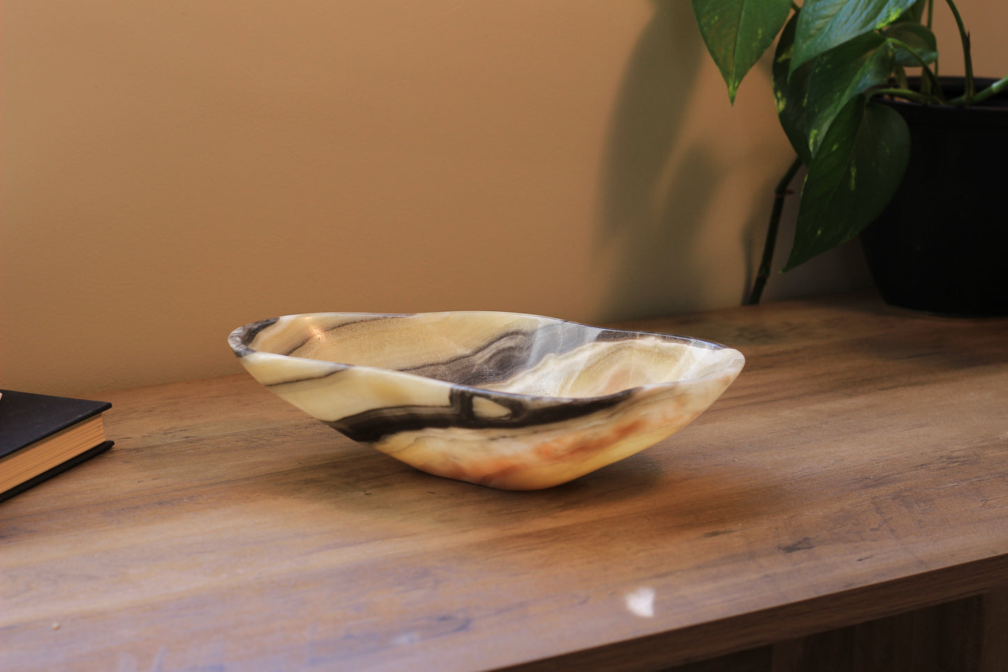 Yellow Onyx Accent Centerpiece Bowl – 11" x 8" Handcrafted Decorative Piece