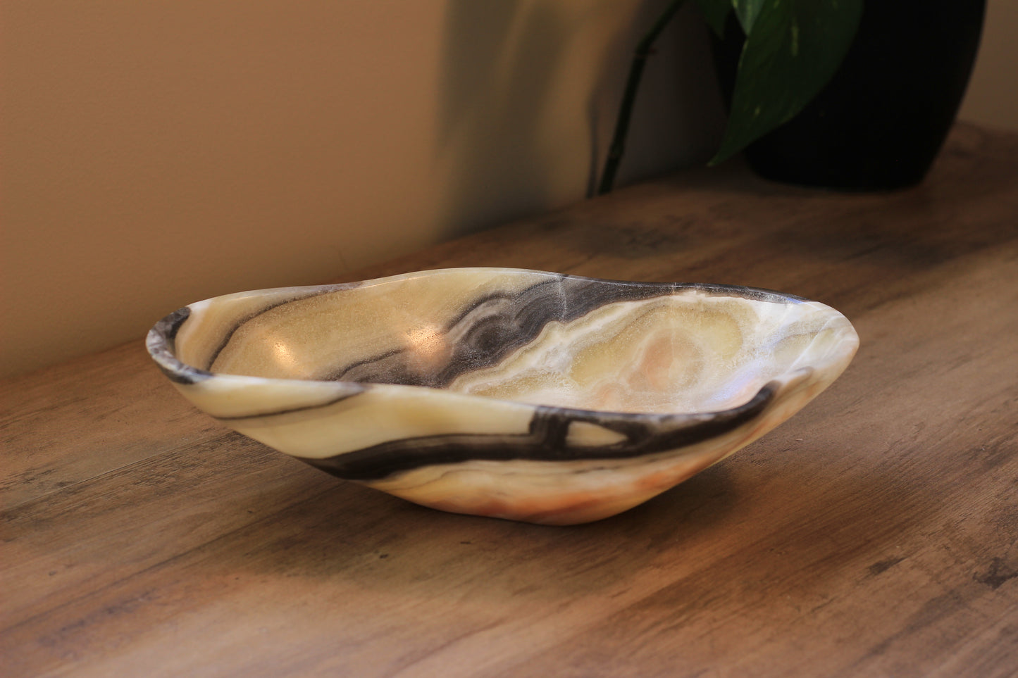 Yellow Onyx Accent Centerpiece Bowl – 11" x 8" Handcrafted Decorative Piece
