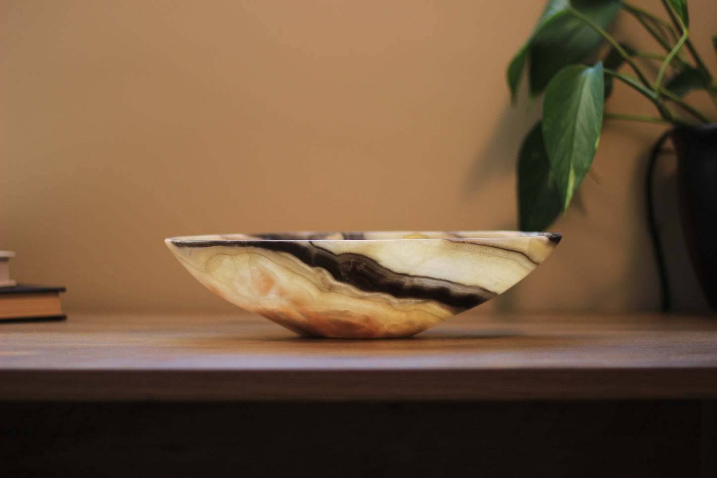Yellow Onyx Accent Centerpiece Bowl – 11" x 8" Handcrafted Decorative Piece
