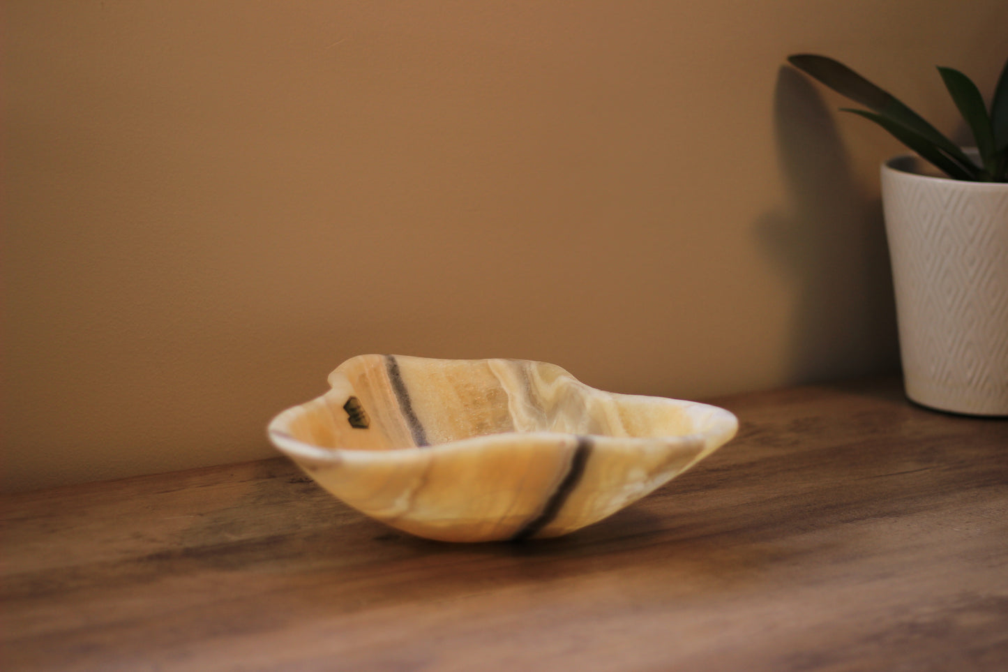 Honey Onyx Accent Centerpiece– 9" x 8" Handcrafted Decorative Piece