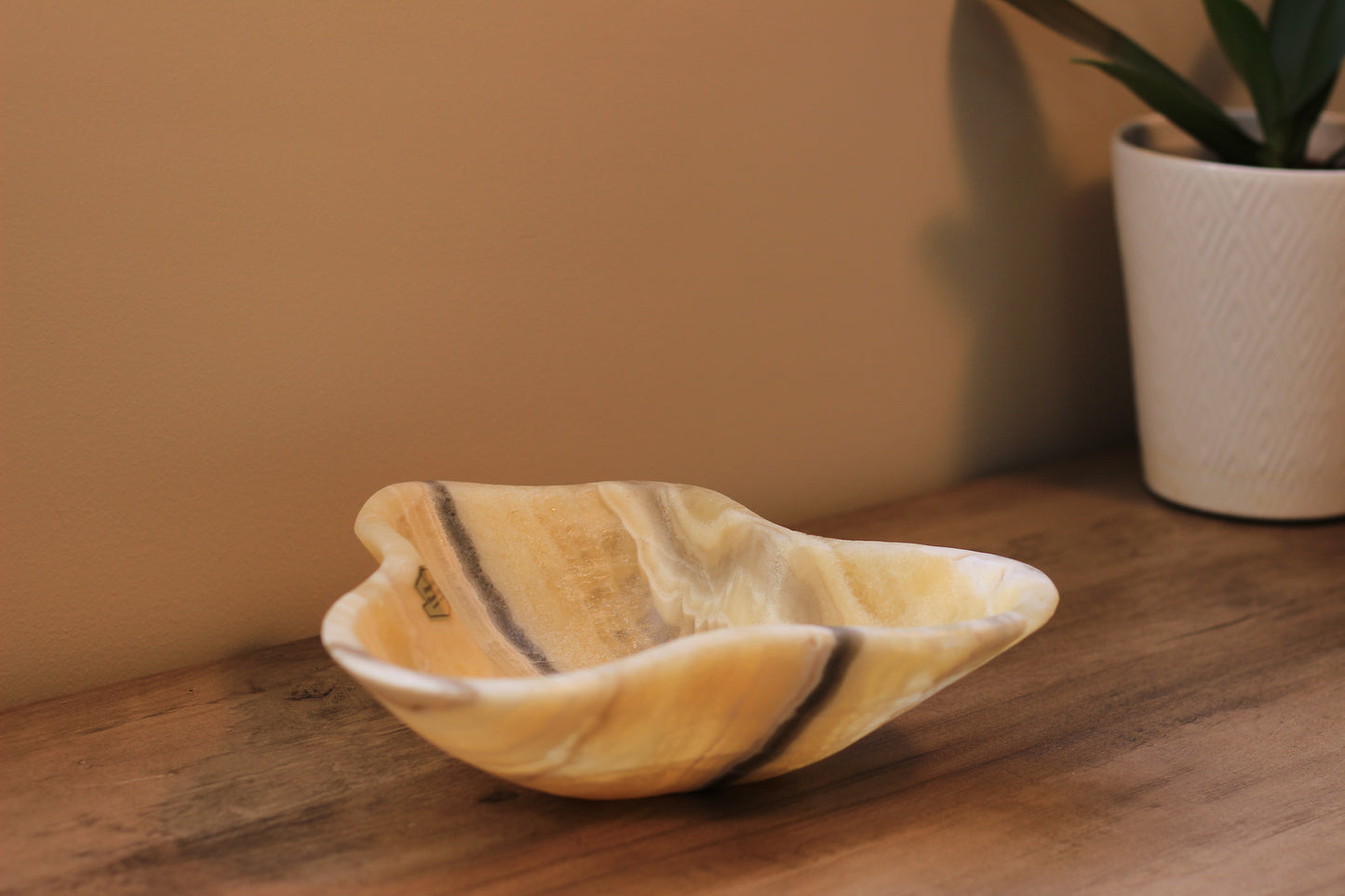 Honey Onyx Accent Centerpiece– 9" x 8" Handcrafted Decorative Piece