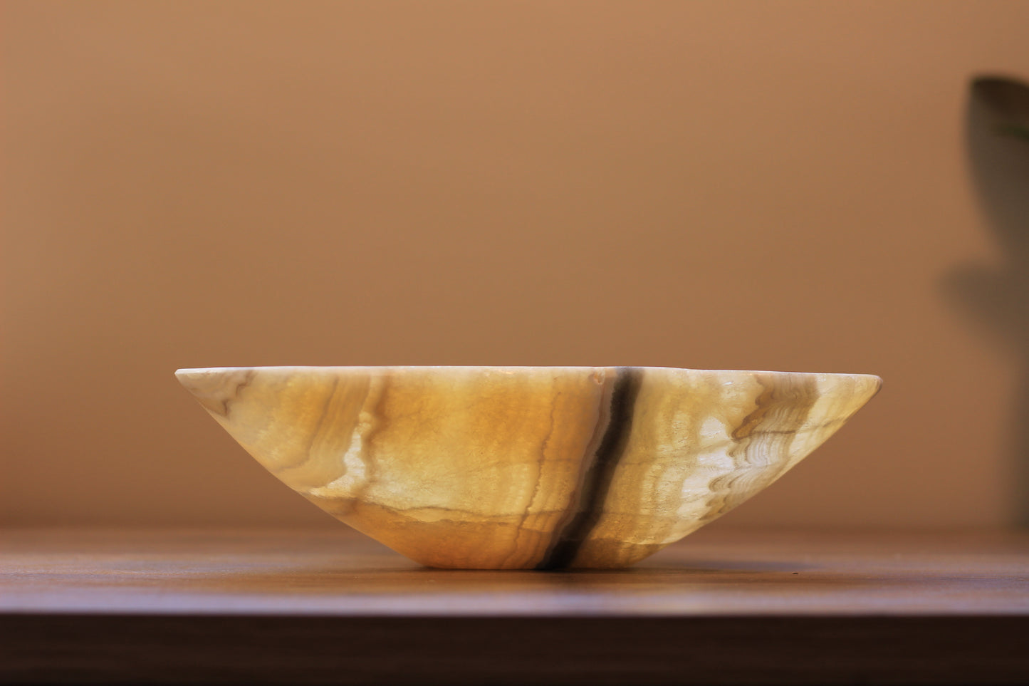 Honey Onyx Accent Centerpiece– 9" x 8" Handcrafted Decorative Piece