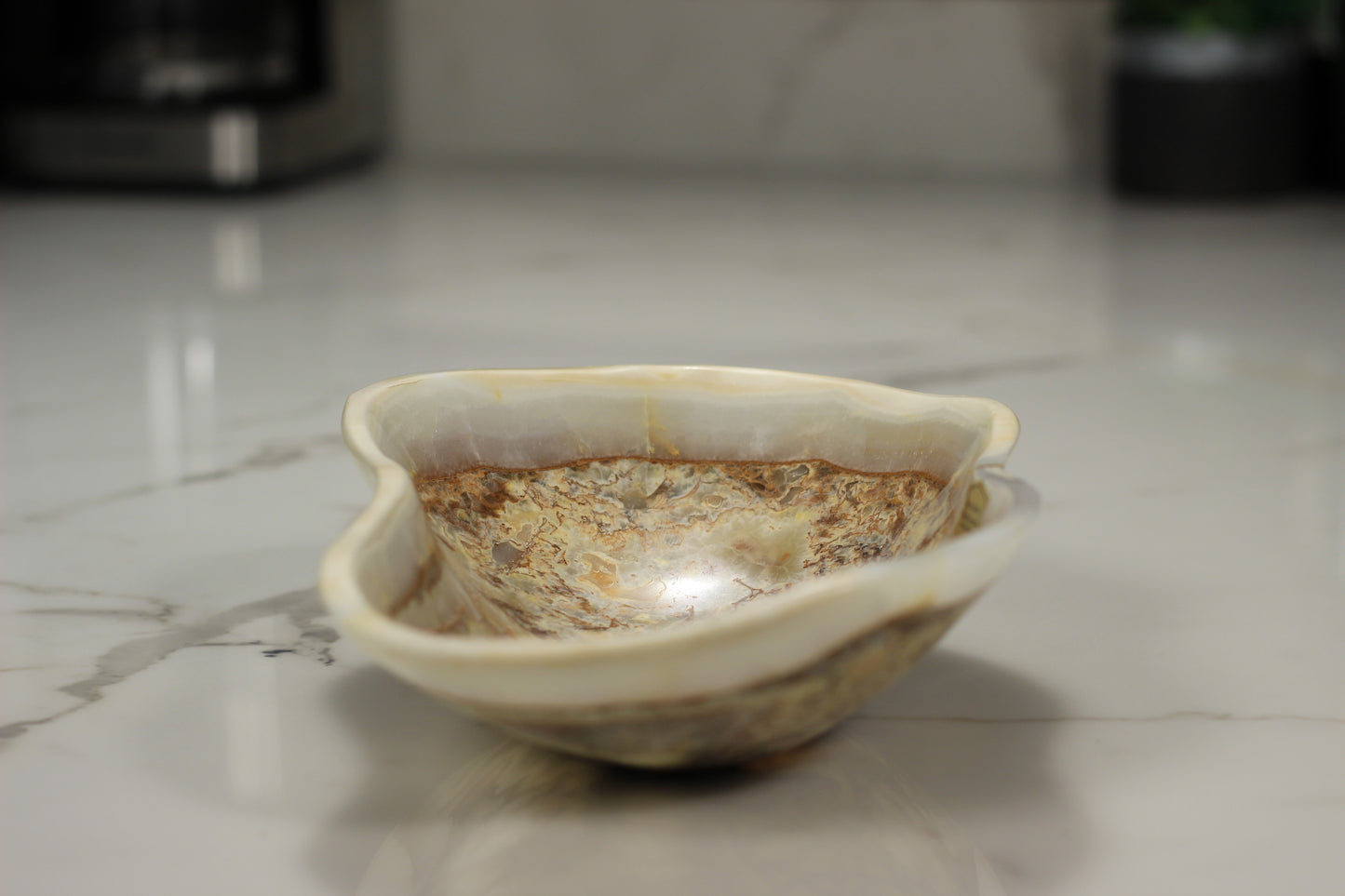 Beige Onyx Accent Centerpiece Bowl – 10" x 7" Handcrafted Decorative Piece